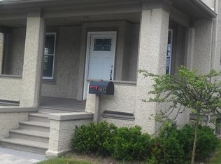 602 Bluff City Blvd, Elgin, IL 60120