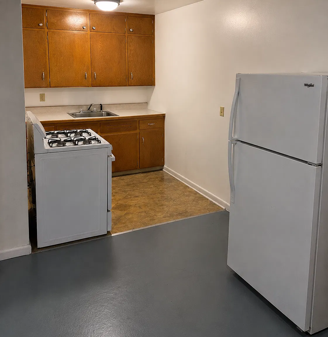 212 E Adams St — Photo 2