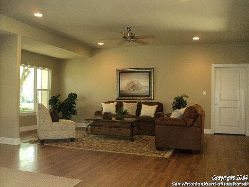 4th image of 507 E Nottingham Dr