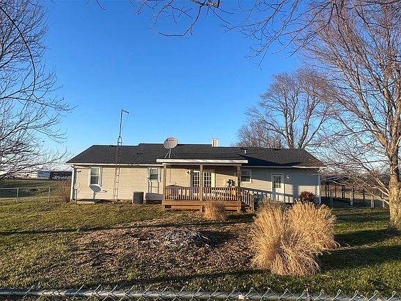 5th image of 1233 Kelly Rd