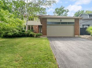 1200 Lambeth Rd, Oakville, ON L6H 2C8