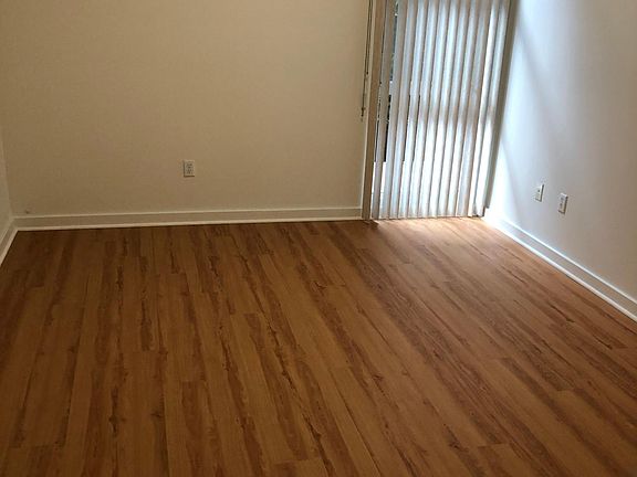 5th image of 1212 Euclid St APT 204