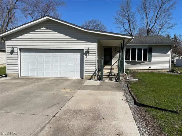 2049 McKinley Ave, Lorain, OH 44055