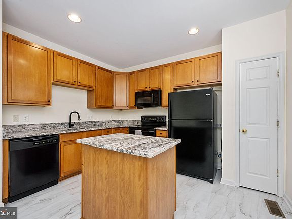 5th image of 1311 Wilcox Ave