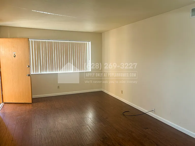 843 Thompson Dr — Photo 4