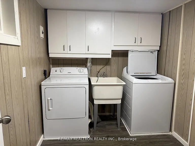 923 Bayview Ave #BASEMENT — Photo 10