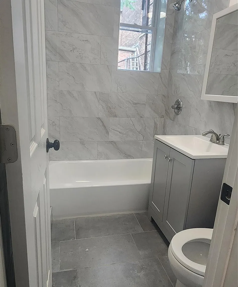 1 bed, 1.0 bath, 550 sqft, $2,734 — Photo 2