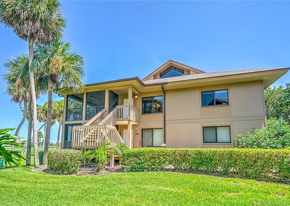 271 NE Edgewater Dr #271