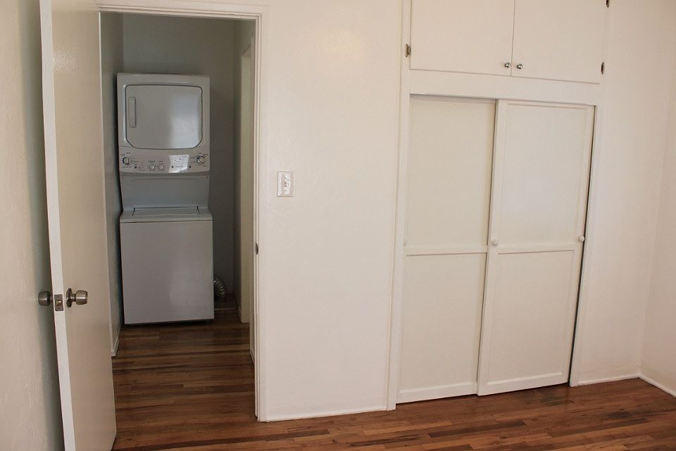 1st image of 2015 Winnett St