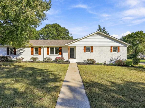 401 Wemberly Ln, Simpsonville, SC 29681