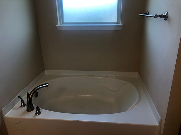 3rd image of 6246 Hickory Lane Cir