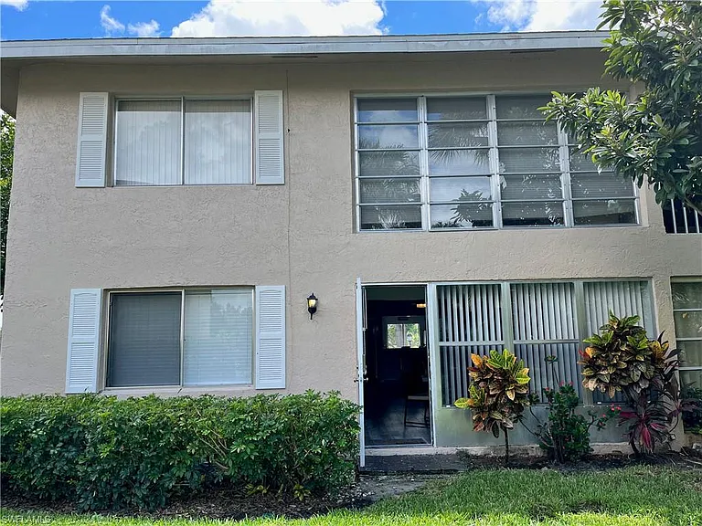 190 Palm Dr #1 — Photo 16