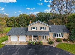 3650 Knoll Ridge Dr, Eagan, MN 55122