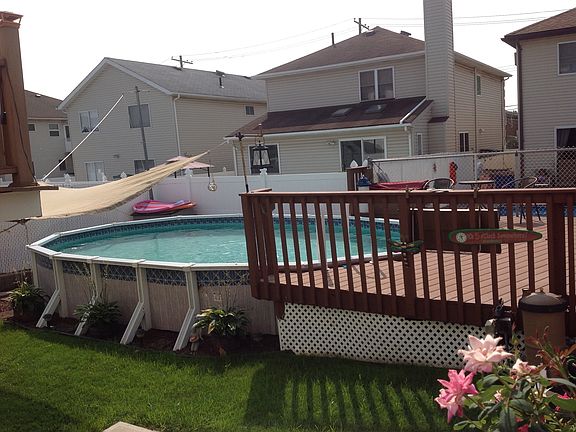 4th image of 566 Ionia Ave