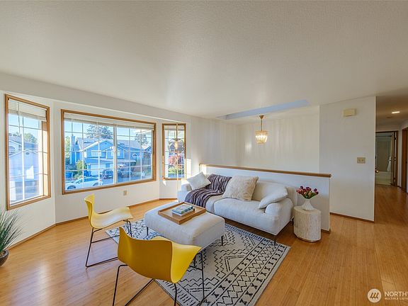 2nd image of 830 234th Street SE