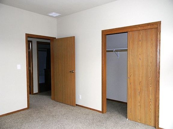 3rd image of 1029 Plateau Ct