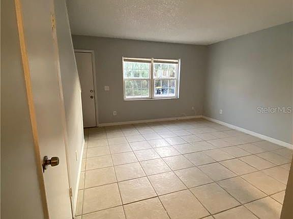 4th image of 935 Joe St
