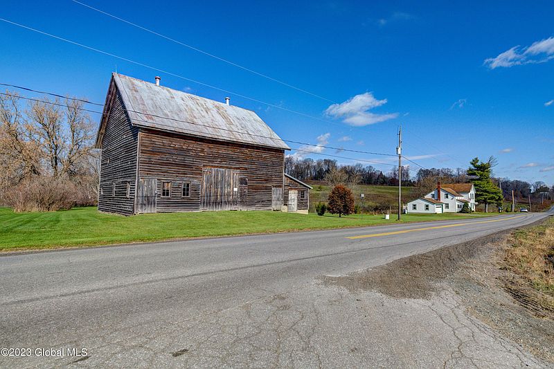 3rd image of 706 New Turnpike Road