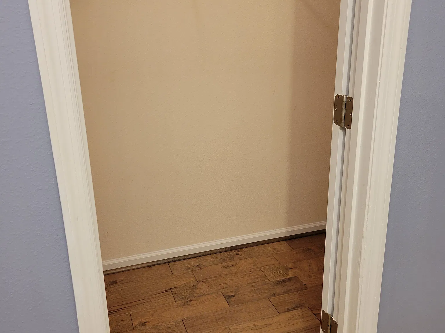 3 bed, 2.5 bath, 1900 sqft, $2,300 — Photo 2