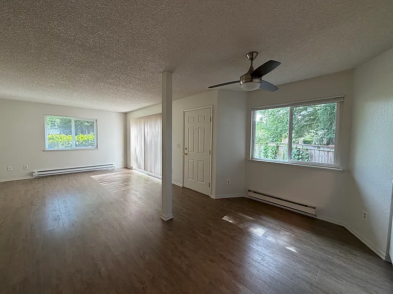 87 Randall Ln — Photo 2