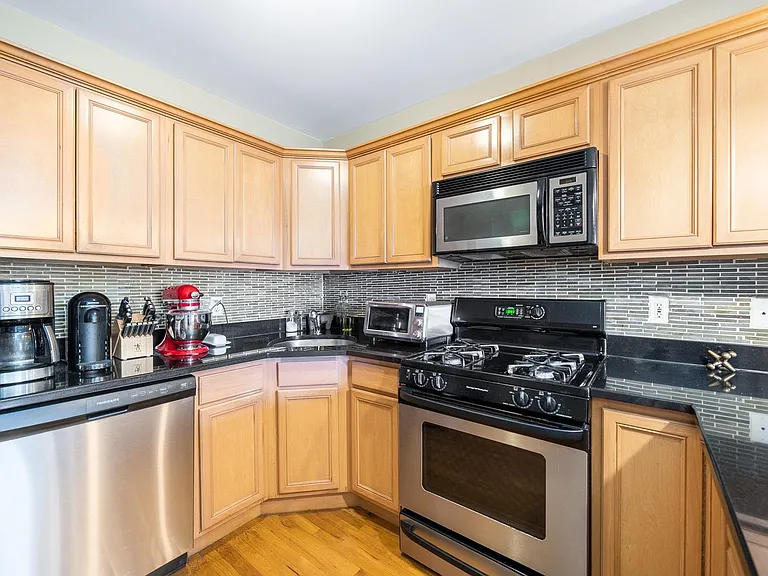 204 Jackson St #6 — Photo 11