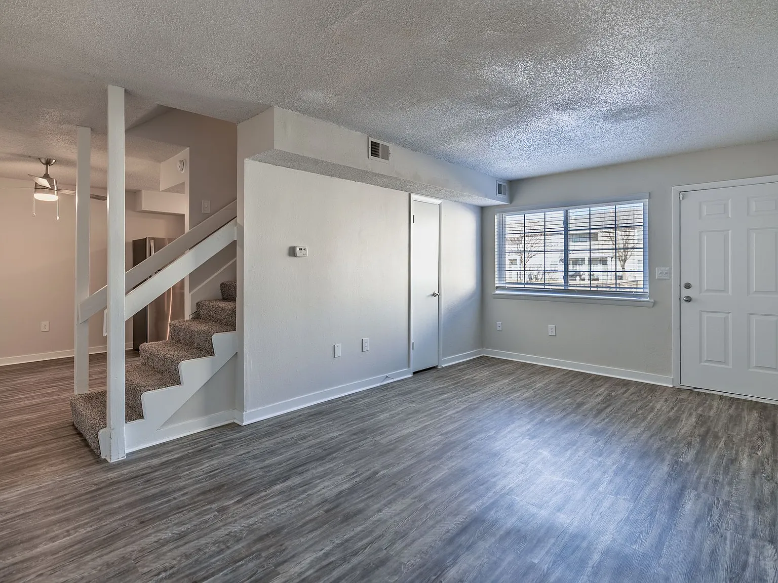 Regency Point Luxury Apartments — Photo 4