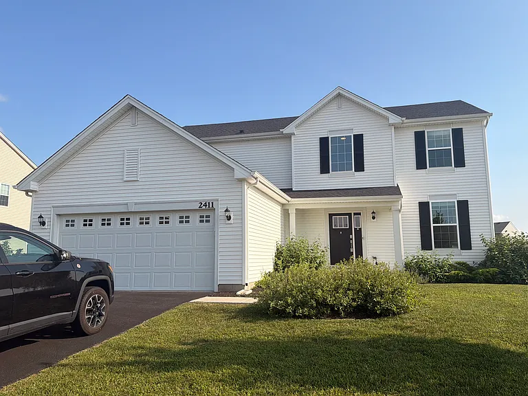 2411 Fairfield Ave — Photo 2
