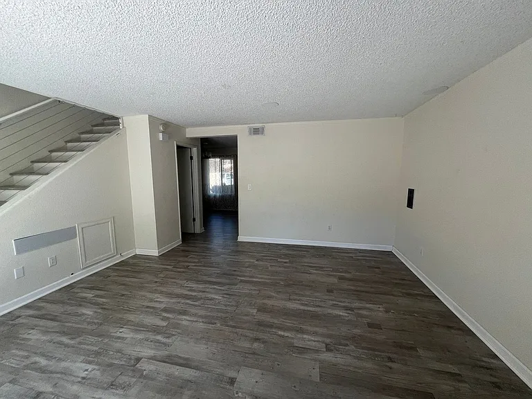9805 El Camino Real #2 — Photo 4