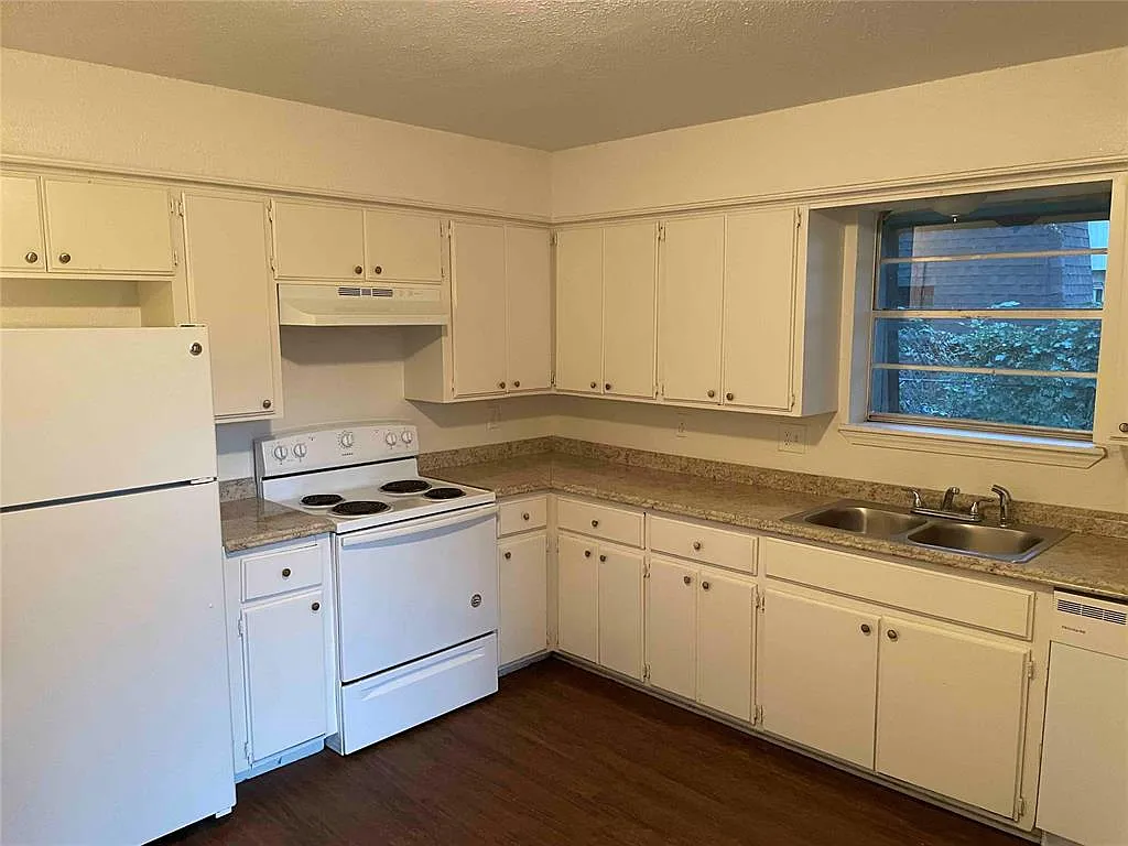 2 bed, 1.5 bath, $1,150 — Photo 4