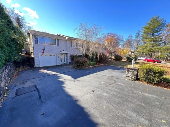 15 Laurel Road, New City, NY 10956