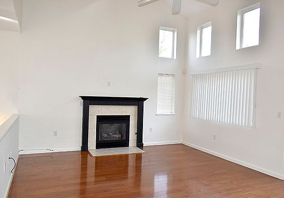 5th image of 160 Shoal Dr W