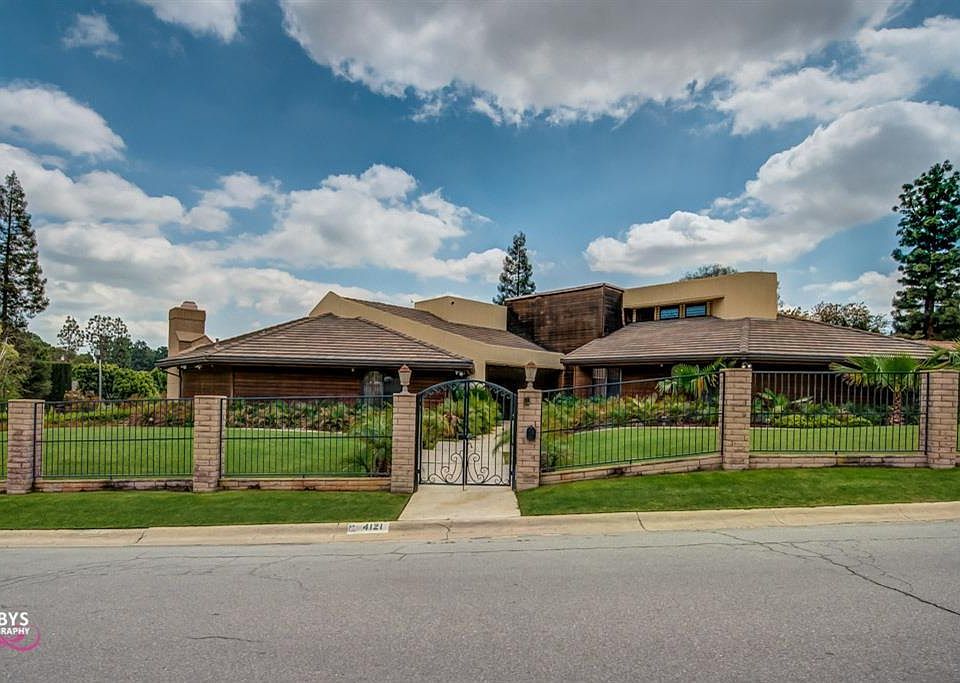 1st image of 4121 Country Club Dr