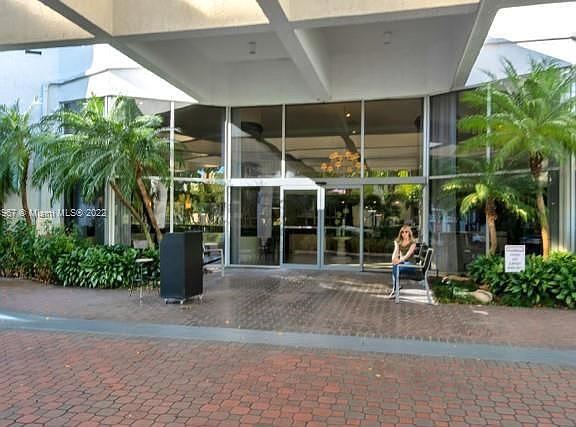 5th image of 3400 NE 192nd St APT 612