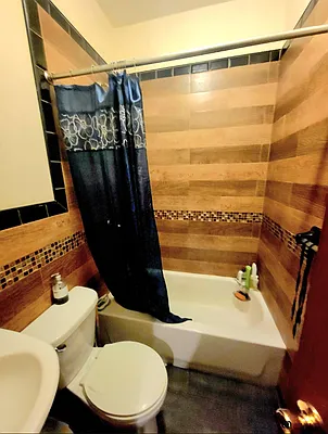 Rented by Batra Group Inc | media 6