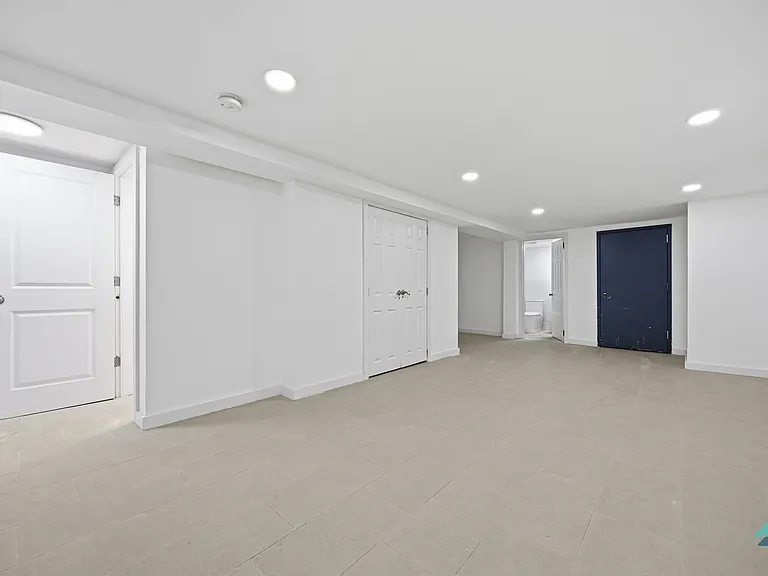 235 Marion St #1D — Photo 15