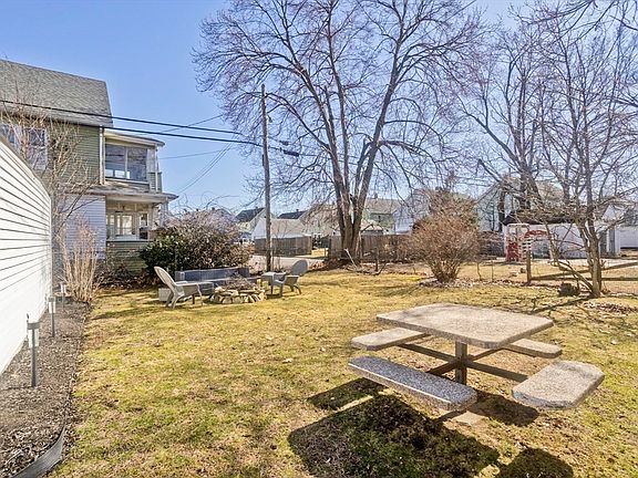 5th image of 127 Governor St