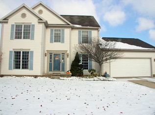 2999 Crown Pointe Dr, Stow, OH 44224