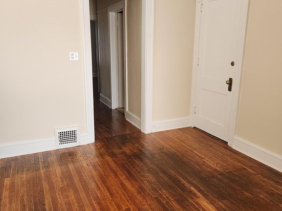 4th image of 1325 12th St NW
