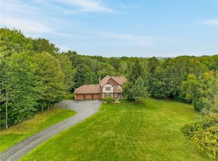 1991 Gloria Dr, Fairport, NY 14450