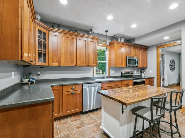 1431 Ford Ave N, Glencoe, MN 55336