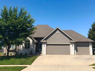 2831 SW Santa Fe Dr, Topeka, KS 66614