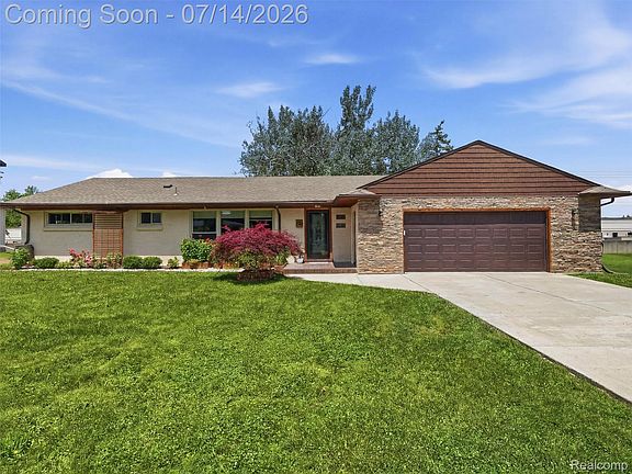 2nd image of 39582 Burton Dr