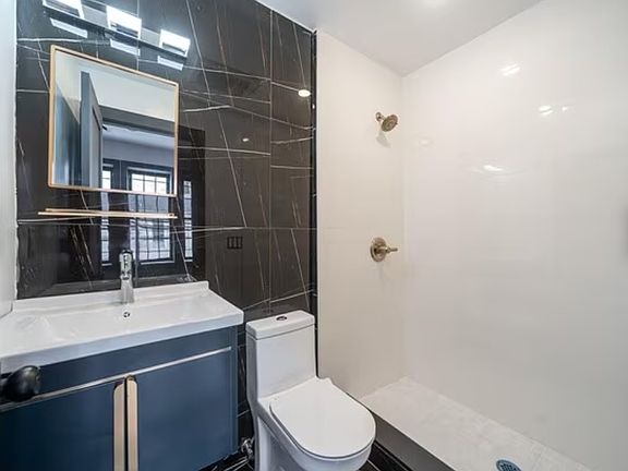 5th image of 62 Vroom St #4R