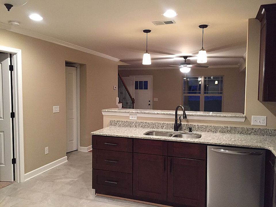 2nd image of 103 Sunrise Ct