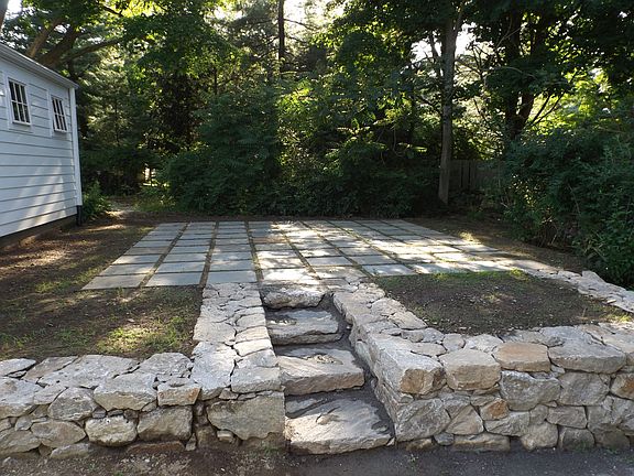 3rd image of 301 Bedford Banksville Rd