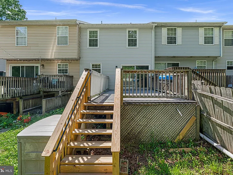 1043 Debbie Ave — Photo 40
