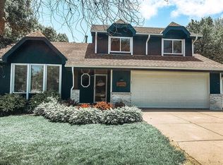 17005 Walnut Cir, Omaha, NE 68130