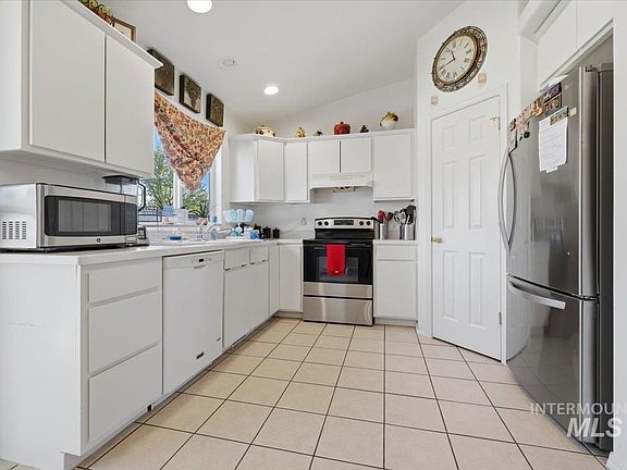 5th image of 1022 W Aberdeen Ave