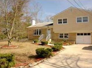 27 Sutton Pl, Toms River, NJ 08755