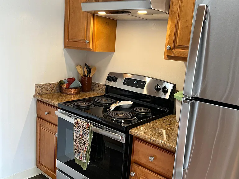 5900 Jefferson Ave — Photo 7